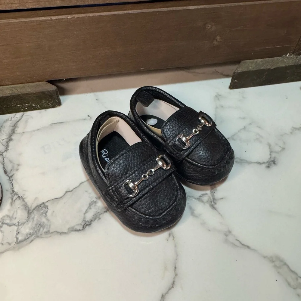 4/$15 Rising Star Black Moccasin Shoes for Infants